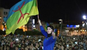 Rif-mujer-bandera